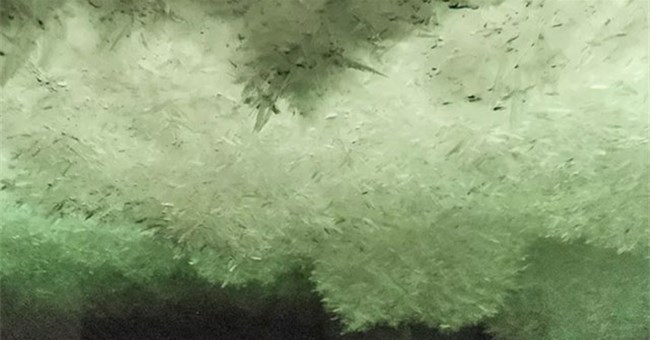 Bão tuyết lộn ngược tạo nên "Trái đất phiên bản ngoài hành tinh"