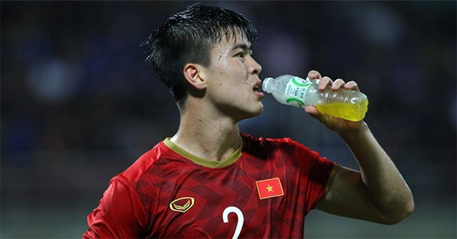 Bên trong chai nước màu vàng của đội tuyển Việt Nam có gì?