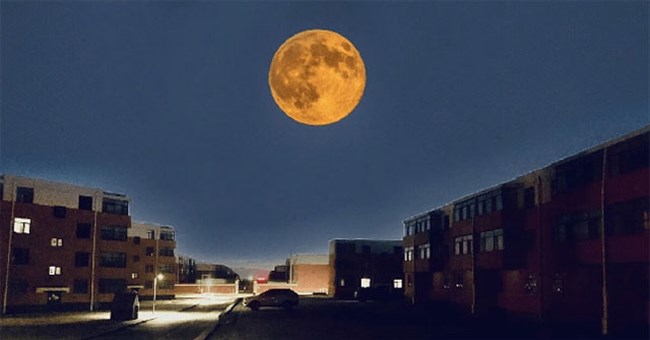 Thành phố cô đơn ở Trung Quốc với bốn bề là vùng đất hoang vu và bí hiểm nhất hành tinh