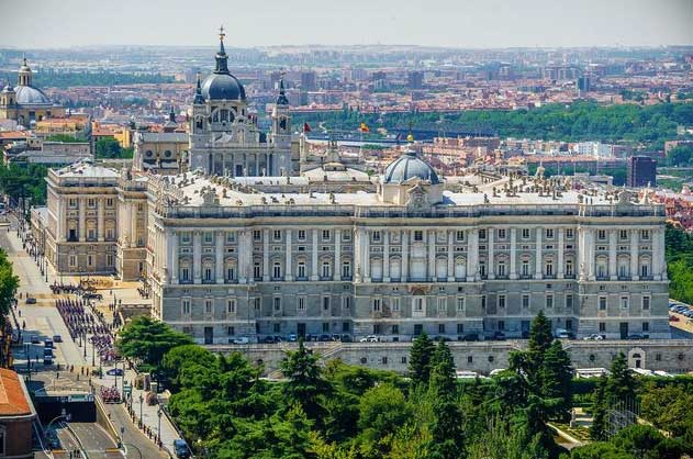 Cung điện Hoàng gia ở Madrid, Tây Ban Nha