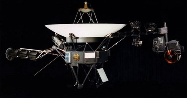 Tàu vũ trụ cách Trái đất 23,5 tỷ km được cập nhật phần mềm