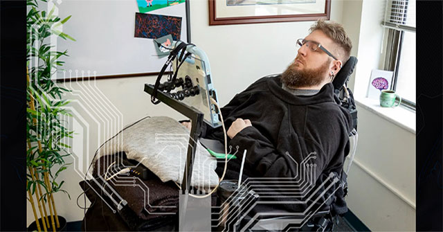 Người máy phiên bản đời thực: Người đàn ông này đã đeo giao diện não-máy tính hơn 7 năm