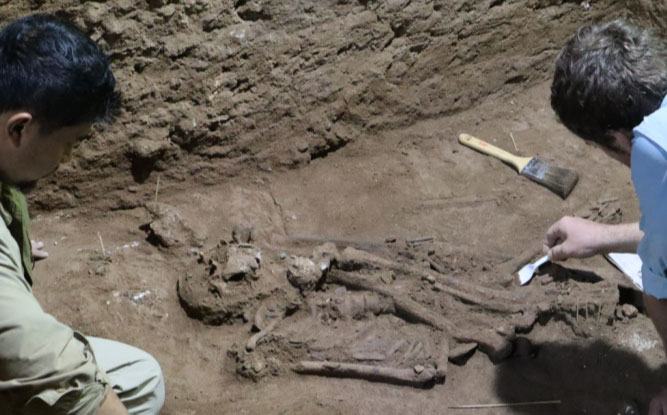 Bộ hài cốt làm “đảo lộn lịch sử” ở Indonesia: Ca phẫu thuật sốc 31.000 năm trước