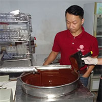 Kỹ sư Việt sáng chế máy gia nhiệt chocolate