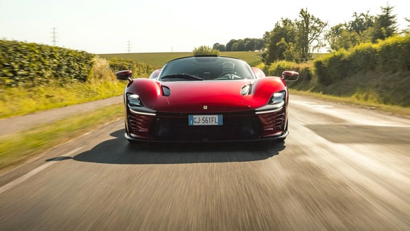 Vì sao nhân viên Ferrari không được phép mua siêu xe của hãng?