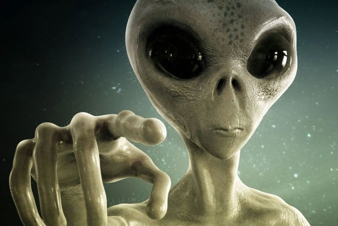  Nhiều giả thuyết cho rằng UFO có nguồn gốc từ các nền văn minh ngoài Trái đất. 