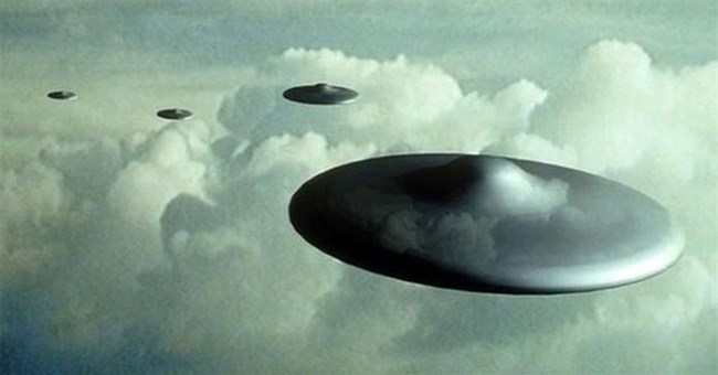Vì sao quân đội Mỹ nắm giữ bằng chứng về UFO nhưng không dám công bố?