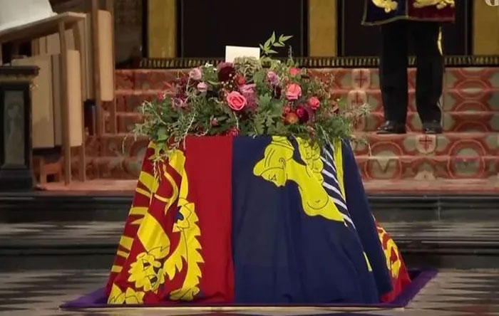Hầm mộ Hoàng gia được xây dựng sâu bên dưới Nhà nguyện St. George VI