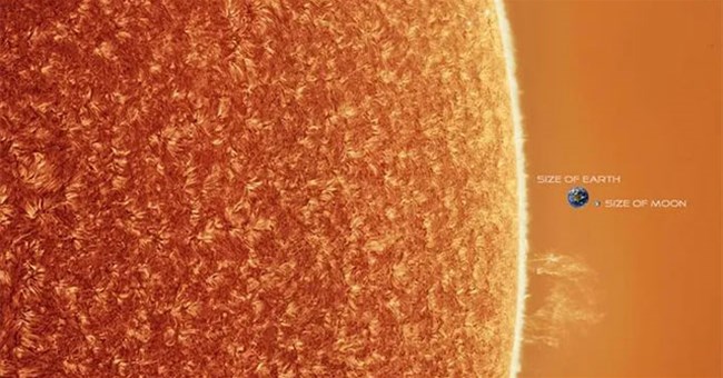 Trái đất nhỏ bé ra sao khi đứng cạnh Mặt trời?