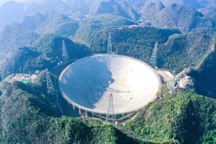 Kính viễn vọng FAST của Trung Quốc phát hiện manh mối mới về các vụ nổ vũ trụ bí ẩn
