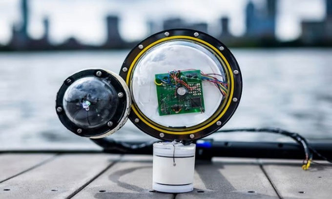 Các nhà khoa học phát triển loại camera dưới nước không cần pin