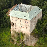 Kỳ bí lâu đài cổ bị nghi xây trên “cửa ngõ dẫn tới địa ngục"