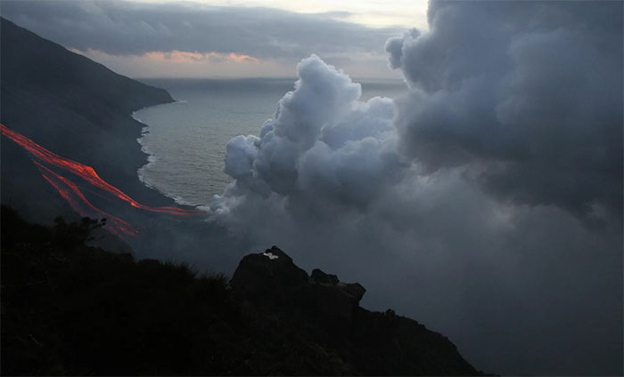 Stromboli eruption in February 2007.