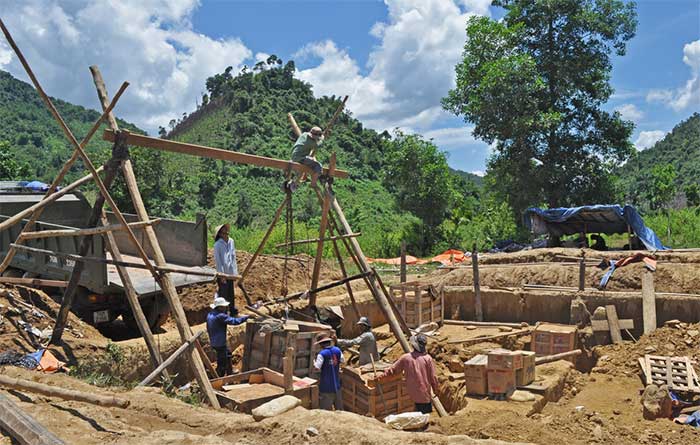 Phát hiện mộ chum nghìn năm trong lòng hồ thủy lợi ở Quảng Ngãi