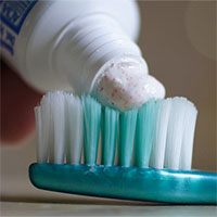 Dầu gội đầu, kem đánh răng... có thể tạo ra siêu vi khuẩn trong hệ thống thoát nước