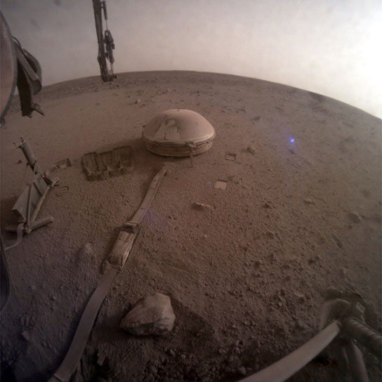 Trạm đổ bộ sao Hỏa của NASA gửi về ảnh chụp “cuối cùng”