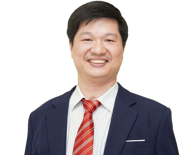 Associate Professor Lê Hoàng Sơn.