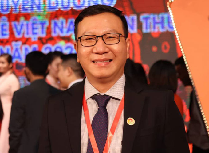 Associate Professor Phùng Văn Phúc