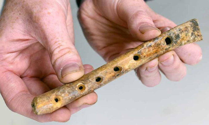Phát hiện cây sáo hơn 500 tuổi làm từ xương động vật