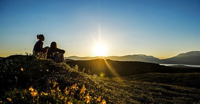 Cách đoán thời gian khó khăn ở nơi Mặt trời không bao giờ lặn: Thế mới thấy người xưa tài tình như nào!