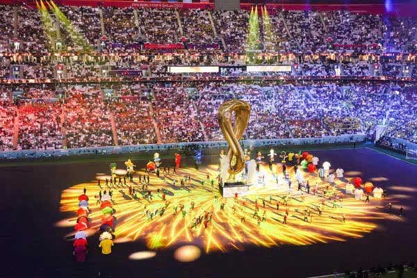 Chuyện buồn phía sau hàng nghìn ghế trống trong trận mở màn World Cup 2022 ở Qatar