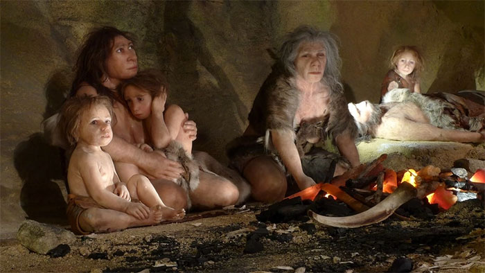 Ảnh minh họa người Neanderthal treo tại Bảo tàng Neanderthal tại Croatia