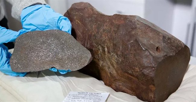 Đào vàng "khủng", sốc 2 lần khi phát hiện báu vật ngoài hành tinh quý hơn vàng ngàn lần