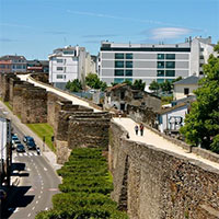 Thành phố duy nhất trên thế giới được bao quanh bởi những bức tường La Mã hoàn toàn nguyên vẹn