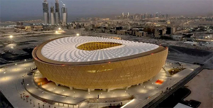 Siêu nhà máy quang điện cùng hồ chứa nước dung tích khủng giữa sa mạc phục vụ World Cup 2022