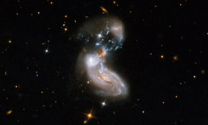  ZW II 96 chụp bởi kính viễn vọng Hubble vào năm 2008. 