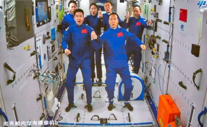 Phi hành gia tàu Thần Châu 14 trở về Trái đất an toàn sau 6 tháng làm việc trên vũ trụ