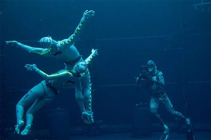  Được hoàn thiện lại bằng VFX, James Cameron vẫn yêu cầu quay phim dưới nước. 