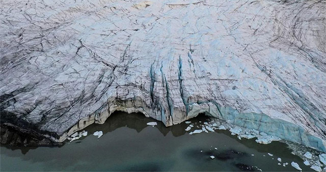 Các sông băng ở Greenland đang tan chảy nhanh gấp 100 lần Các sông băng ở Greenland đang tan chảy nhanh gấp 100 lần