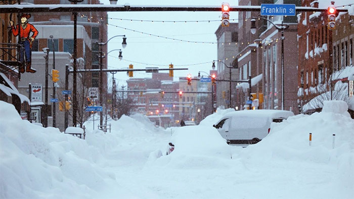 Hơn 100 triệu người Mỹ bị ảnh hưởng bởi bão tuyết.
