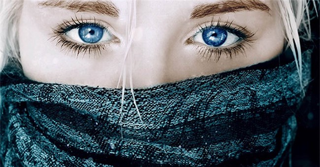 Vì sao người châu Âu lại tiến hóa để có đôi mắt xanh?