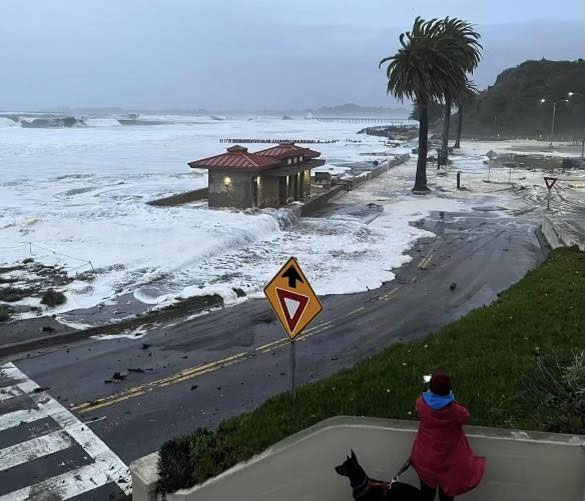 Sông khí quyển và bom lốc xoáy liên thủ, California thành biển nước, tuyết