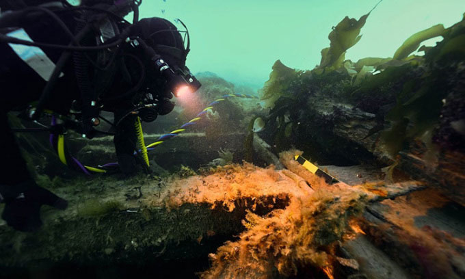 Trục vớt được hàng trăm cổ vật từ xác tàu chìm 180 năm