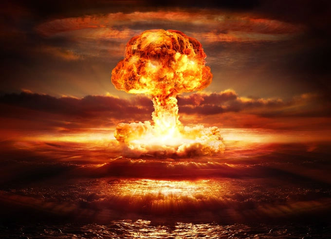 Bom nguyên tử tạo ra một lực công phá khổng lồ trên phạm vi lớn.