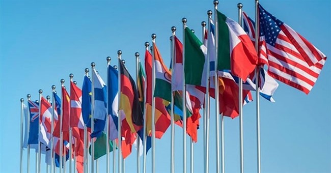 Vì sao cờ các quốc gia hiếm có màu tím?