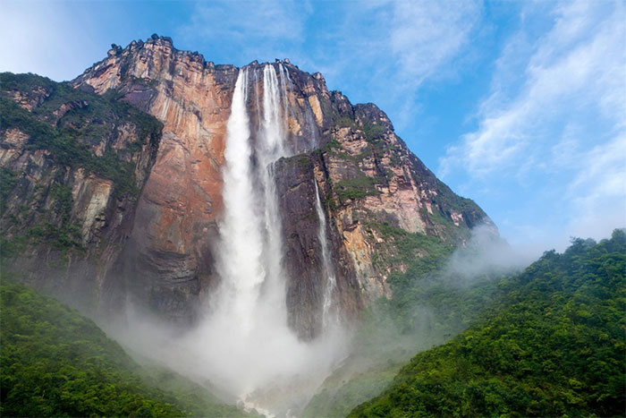 Top 13 thác nước tự nhiên đẹp như tranh vẽ