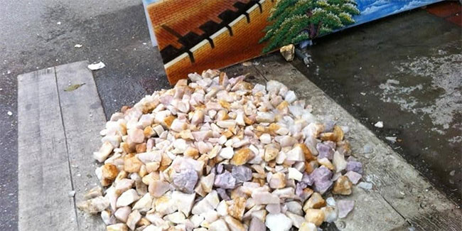 Vì sao đá thạch anh vụn thường dùng để rải mộ?