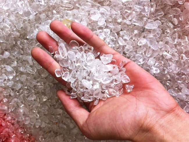 Vì sao đá thạch anh vụn thường dùng để rải mộ?