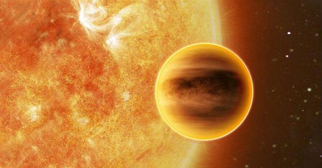 Hành tinh chứa được 1.321 Trái đất bên trong đâm vào Mặt trời, chuyện gì sẽ xảy ra?