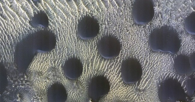 NASA phát hiện những đụn cát bất thường trên sao Hỏa