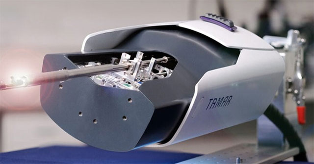 Công ty công nghệ Israel phát triển robot y tế phẫu thuật não nhỏ như cây bút