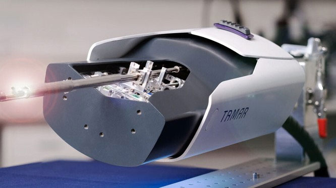 Công ty công nghệ Israel phát triển robot y tế phẫu thuật não nhỏ như cây bút