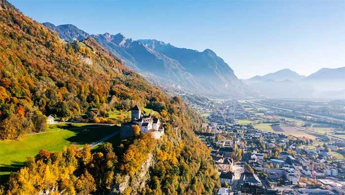 Liechtenstein khi nhìn từ trên cao.