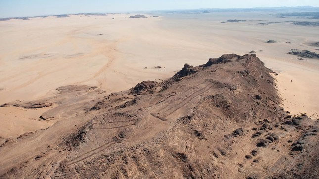 Thánh địa 7.000 năm tuổi ở Saudi Arabia chứa đầy hài cốt người và xương động vật