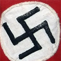 Hé lộ bí ẩn phía sau biểu tượng chữ thập ngoặc trên cờ Đức quốc xã