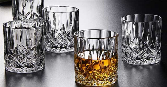Vì sao cốc thủy tinh dày lại dễ vỡ hơn thủy tinh mỏng?